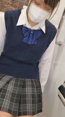 県立普通科②チア部トイレでパンツ買って手コキ