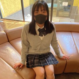 本物18歳見せます！2月にJ◯を卒業したばっかりのHカップ巨乳！清楚系黒髪美少女は経験人数たったの1人ッ！ゴムを内緒で外して勝手に中出し。ほぼ処女の膣から流れ出る・・・⚠︎