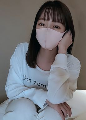 【無修正】卒業したて１８歳女子大１年生。一昨年撮影お泊りハメ撮り