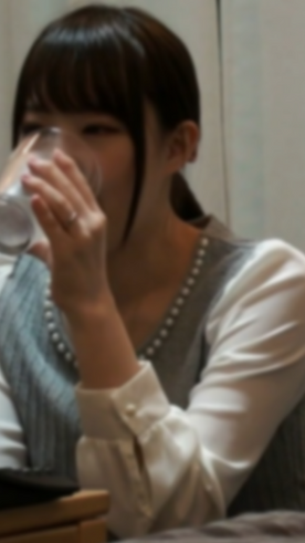 ※隠し撮り　童顔で小動物みたいな可愛い新妻が寂しさが故に初めて会うおじさんに受け入れる。