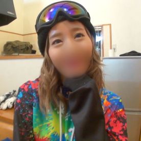 【素人】純白美肌にキレカワな大学生さつきちゃん。 パイパンで感度が非常に高く、クンニで即イキ→生ハメ悶絶！